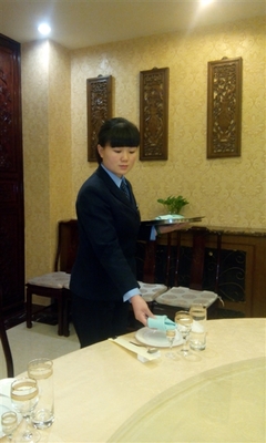 首都勞動獎?wù)芦@得者何維維:貼心服務(wù)獲顧客稱贊(圖)